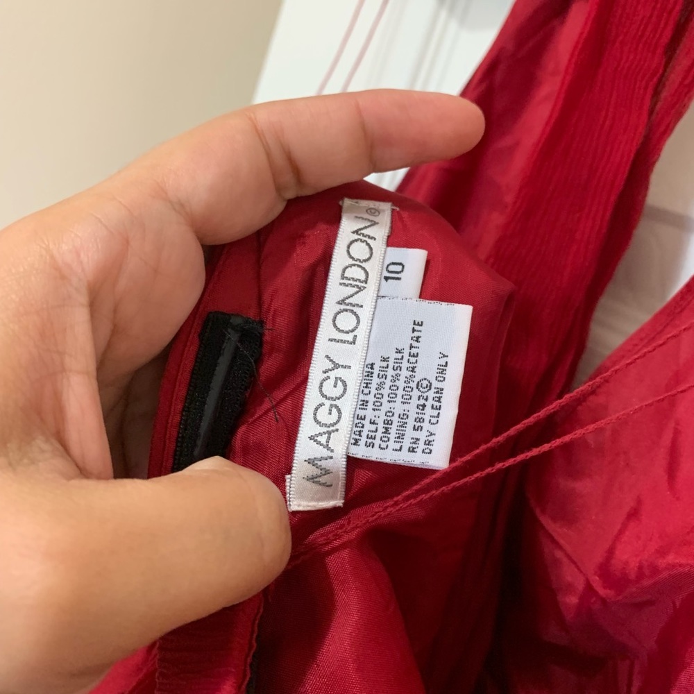 Gorgeous MAGGY LONDON RED DRESS! - Picture 5 of 5